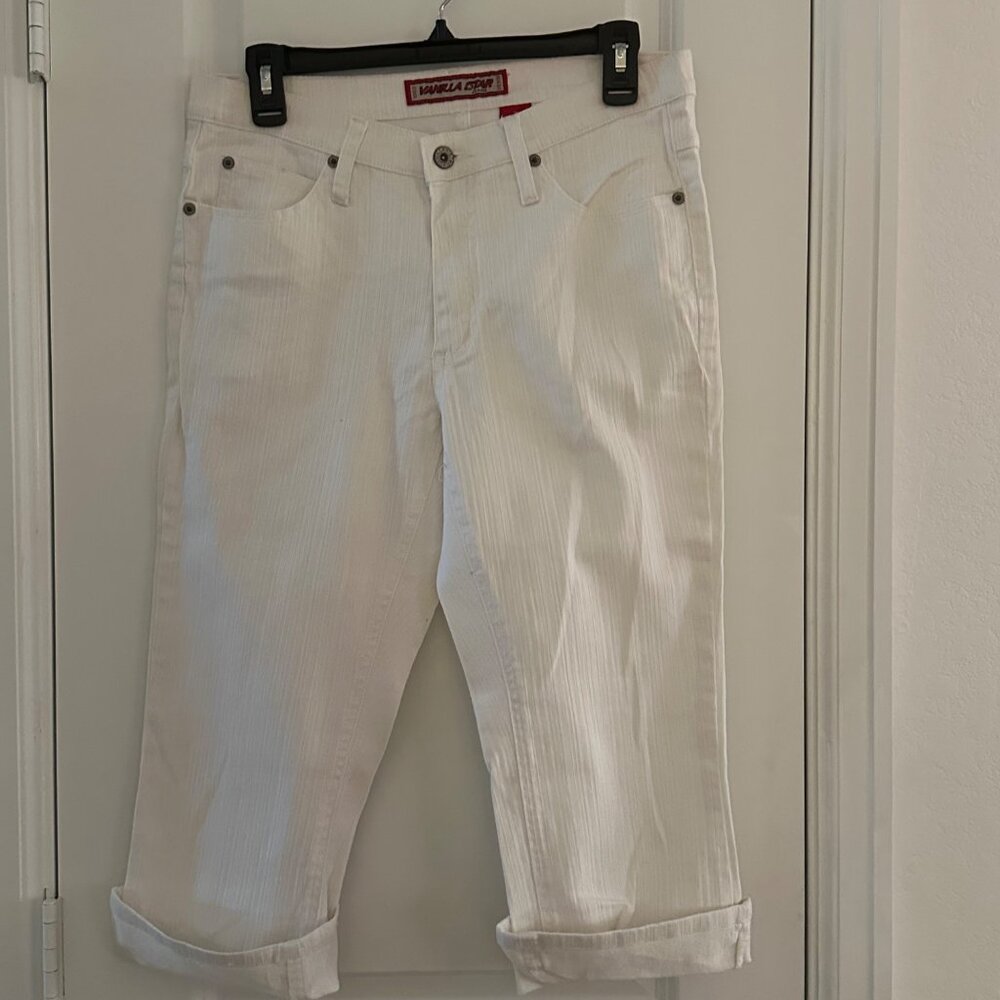Vanilla Star White Denim Capri Pants Size 11 With Blue Embroidered Back Pockets